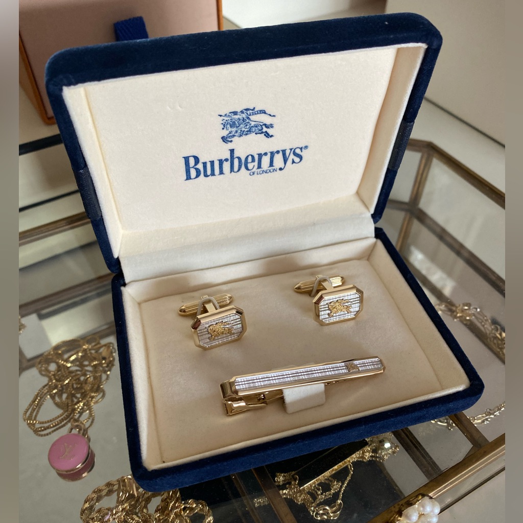 Vintage Burberry Tie Clasp And Cufflinks Set
